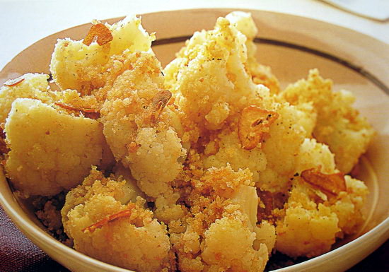 Cauliflower with Garlic Crumbs 