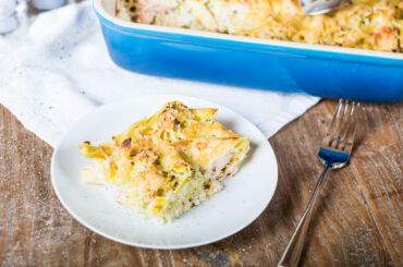 Baked penne with salmon and leeks