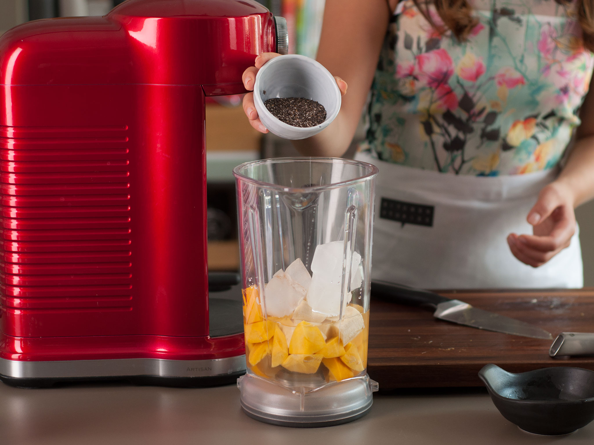 Banana, mango, and chia smoothie