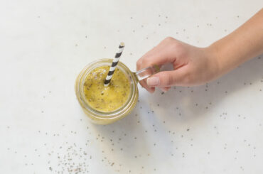 Banana, mango, and chia smoothie