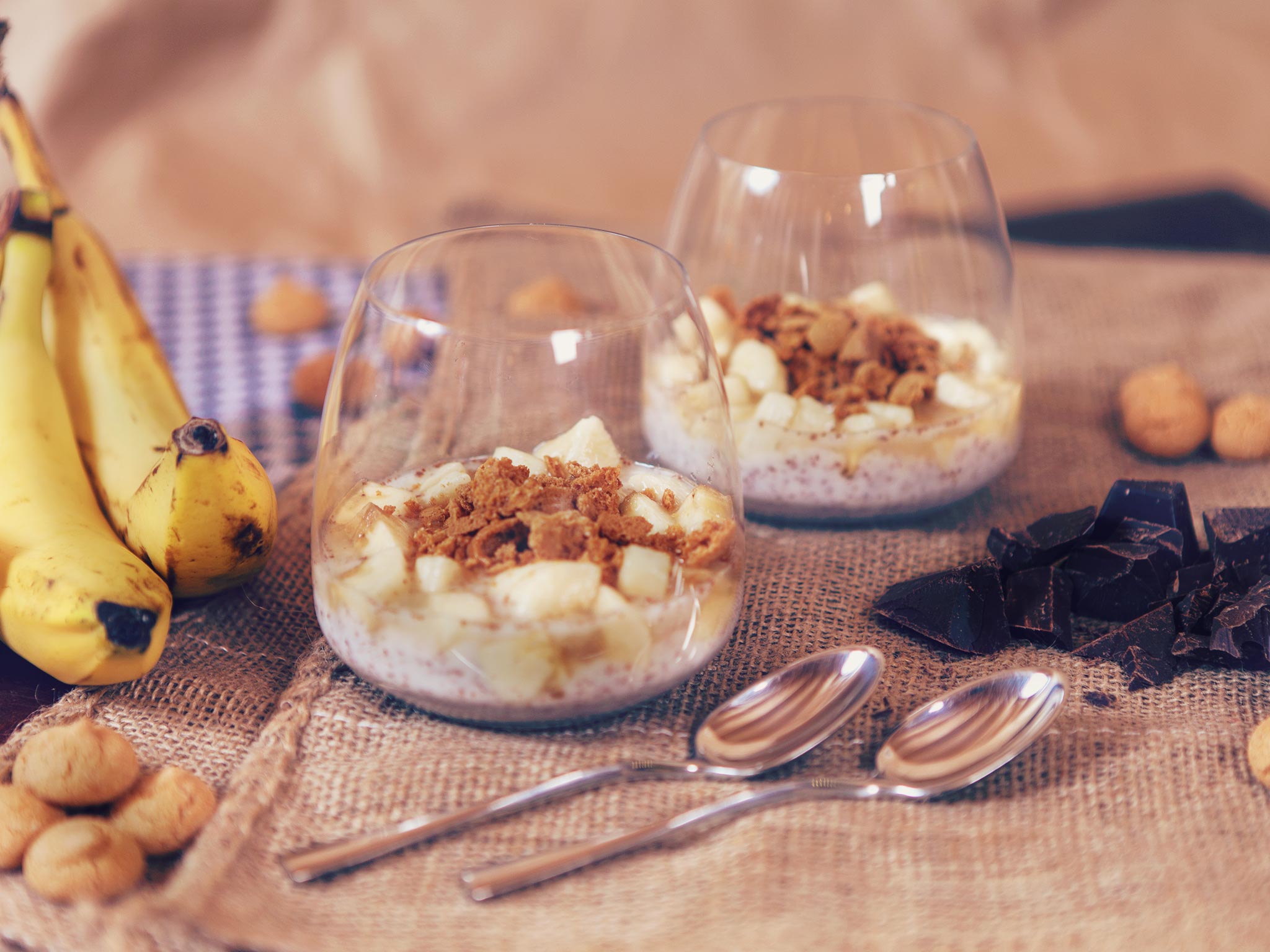 Banana ragu with yogurt-amaretti-cream Banana ragu with yogurt-amaretti-cream