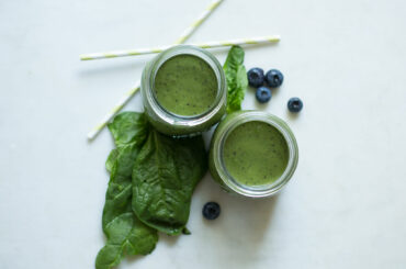 Blueberry spinach smoothie