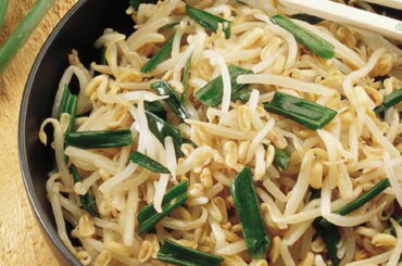 Bean Sprouts with Scallions