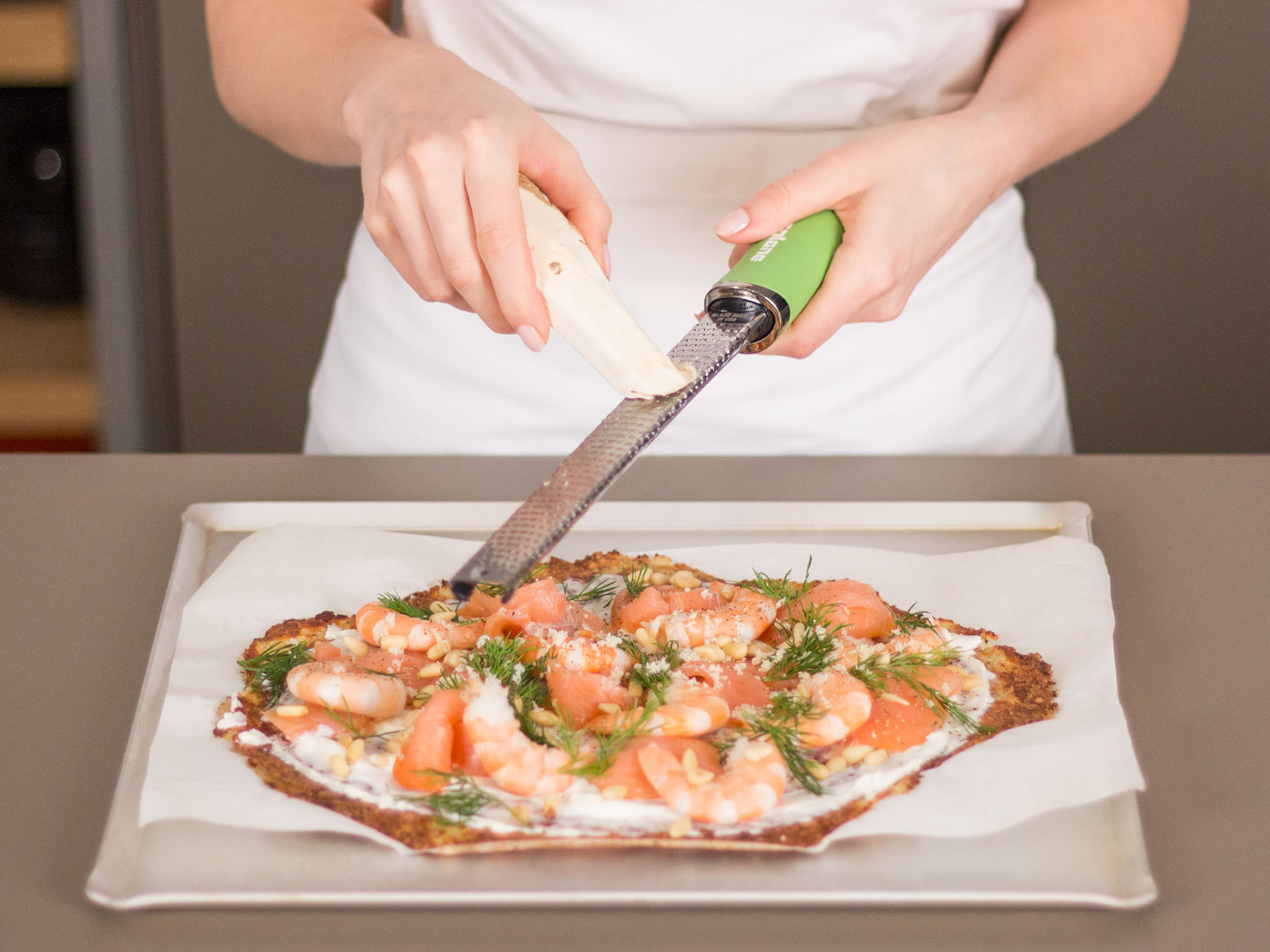 Cauliflower crust pizza with smoked salmon