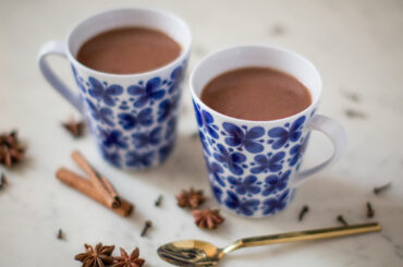 Chai vegan hot chocolate