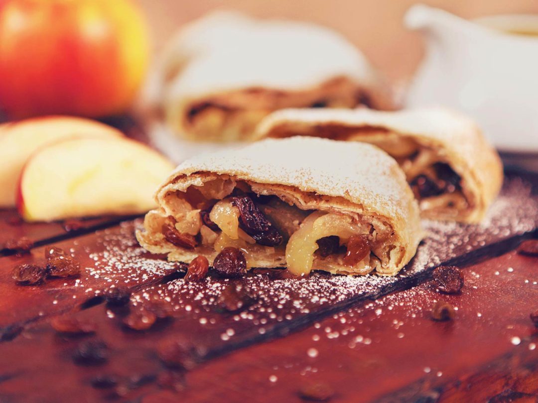 Classic-apple-strudel-9