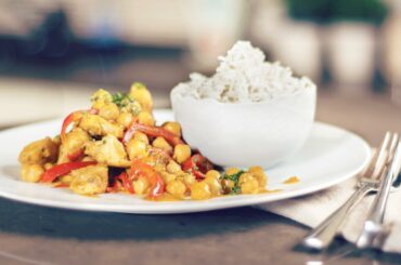 Creamy Indian curry with chicken breast