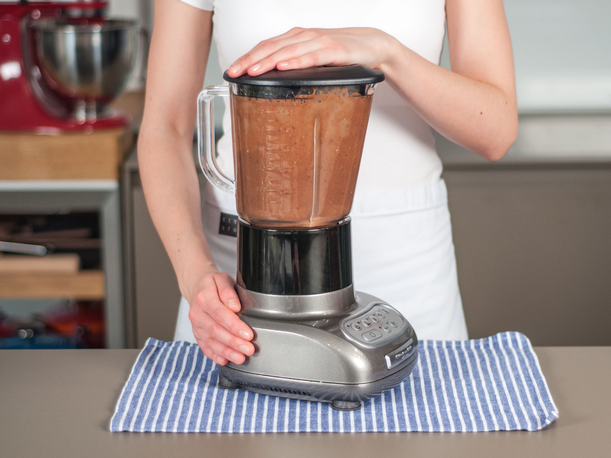Dreamy chocolate date smoothie