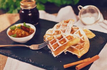 Fluffy waffles with apple-cinnamon chutney