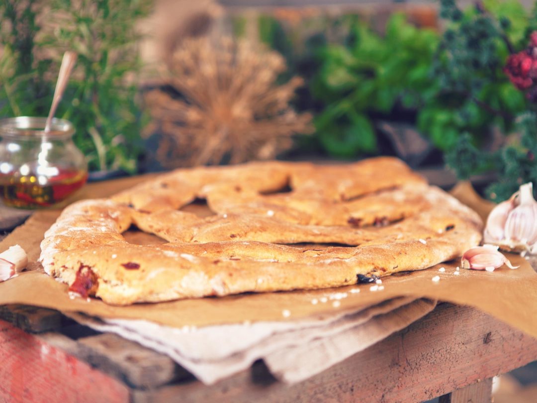 French-Fougasse-with-sun-dried-tomatoes-4