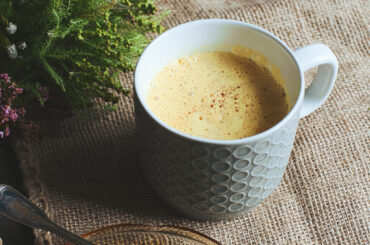 Fresh turmeric latte