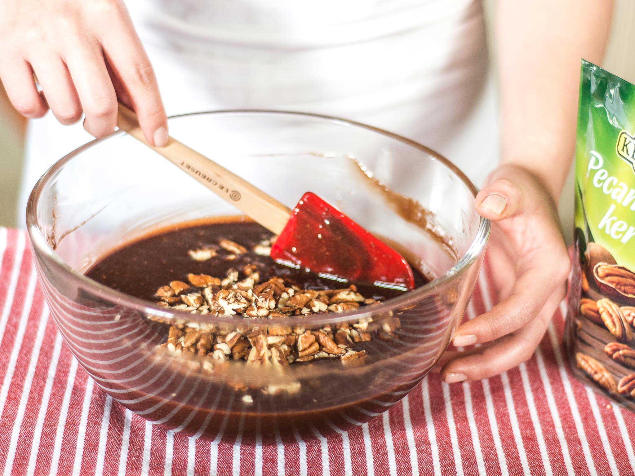 Fudgy brownies with pecans