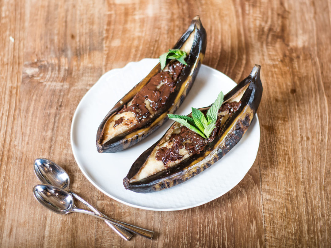 Grilled-banana-with-chocolate-2