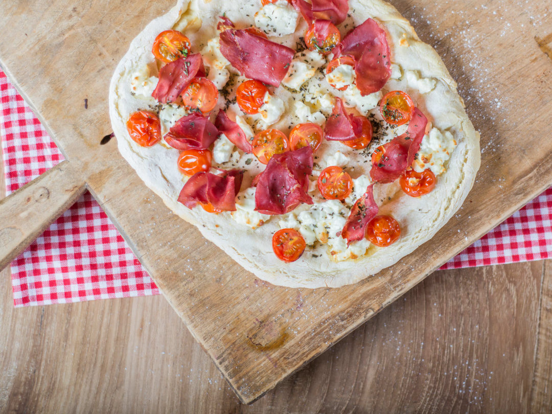 Grilled-pizza-with-Bresaola-6
