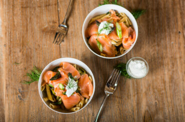 Light penne with asparagus and smoked salmon