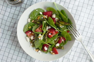 Light strawberry and asparagus salad