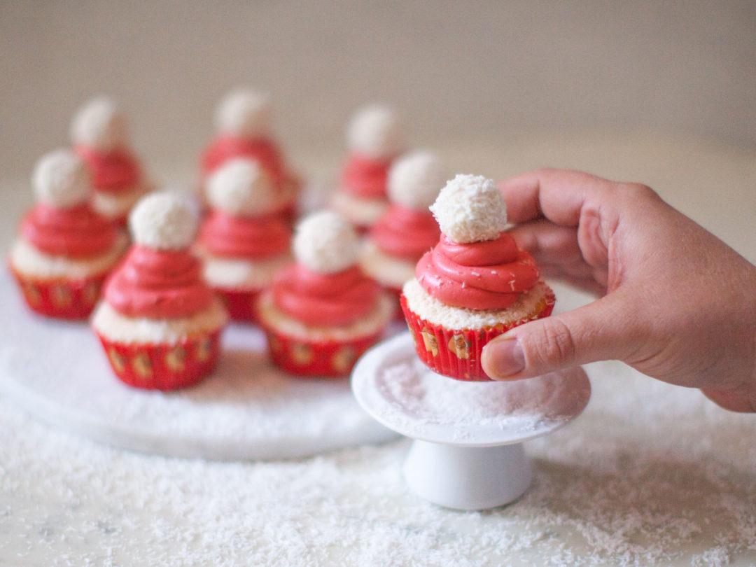 Little-Santas-cupcakes-7