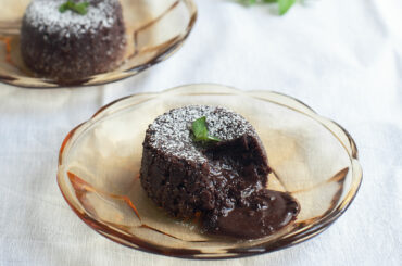 Molten chocolate cake