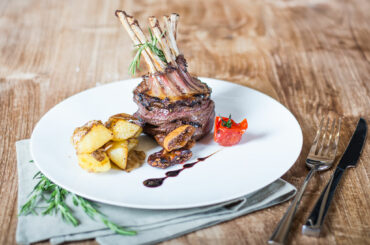 Rack of lamb stuffed with dried figs