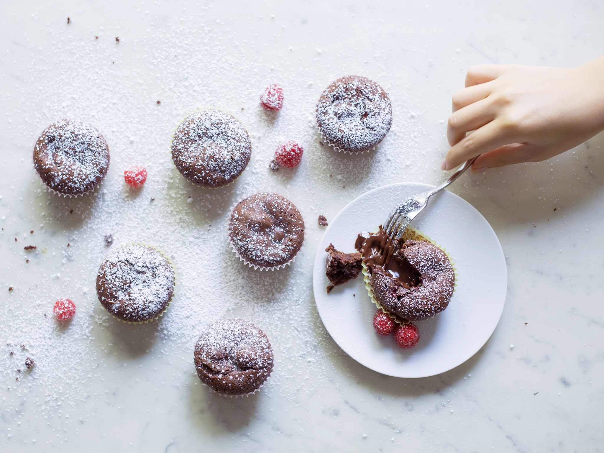 Raspberry molten chocolate cupcakes Raspberry molten chocolate cupcakes