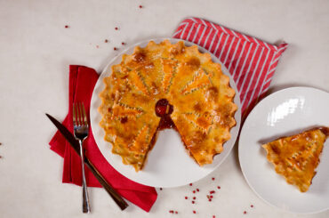 Red cabbage and apple pie