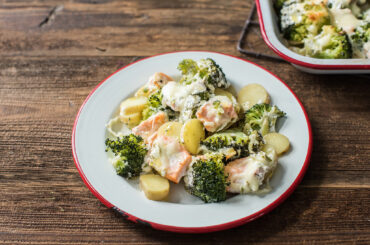 Salmon and broccoli casserole