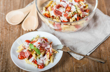 Simple Mediterranean pasta salad