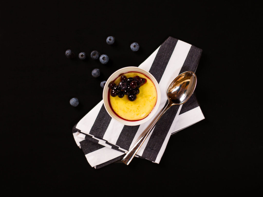 Soy-vanilla-pudding-with-blueberry-sauce-4