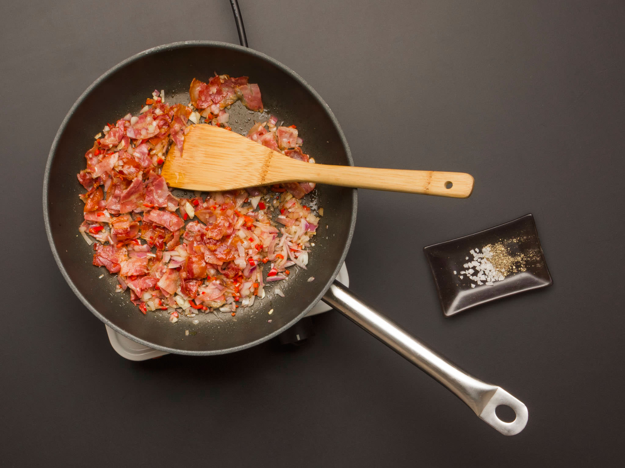 Spaghetti all'Amatriciana with crispy sage