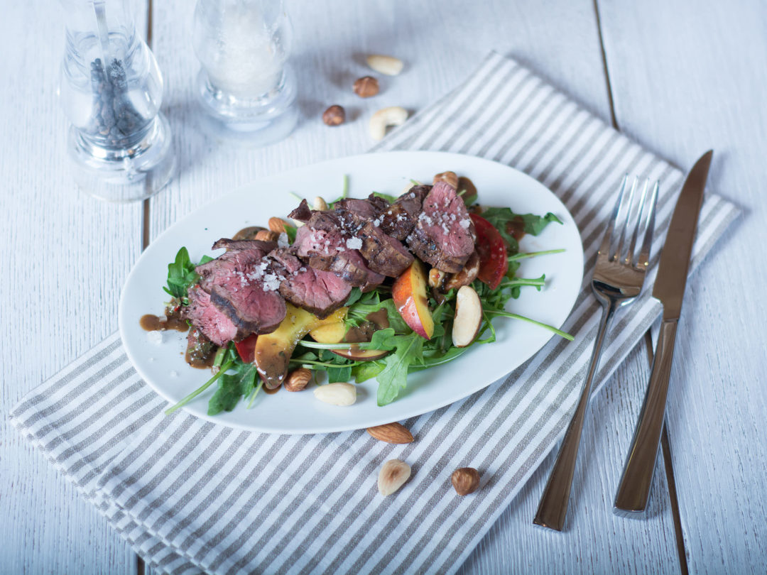 Summer-salad-with-steak-and-nectarine-5