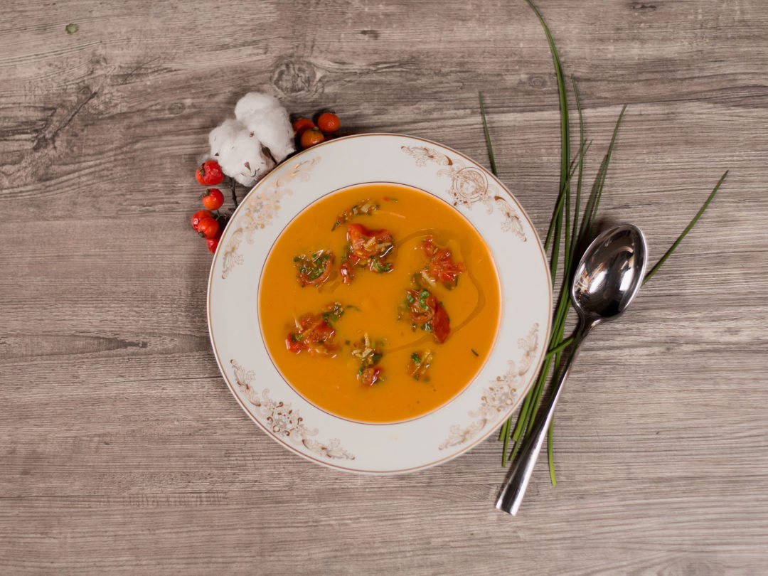 Sweet-potato-soup-with-chili-tomatoes-7