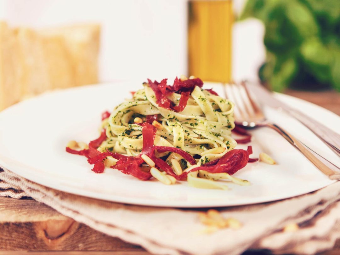 Tagliatelle-with-pesto-and-Bresaola-6