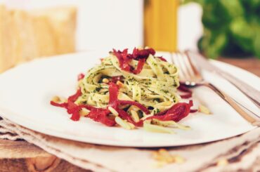 Tagliatelle with pesto and Bresaola