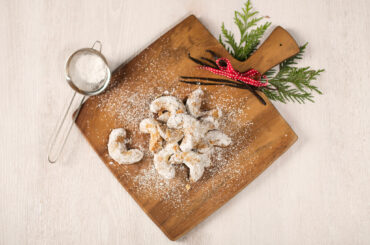 Vanilla crescent cookies