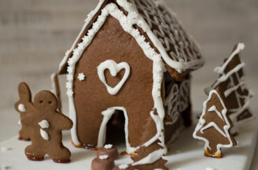 Vegan gingerbread house