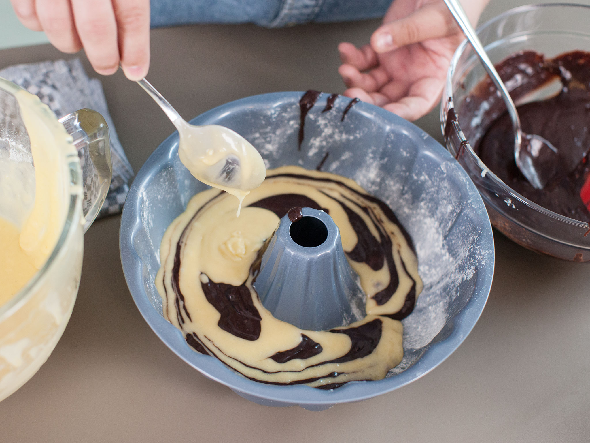 Zebra bundt cake