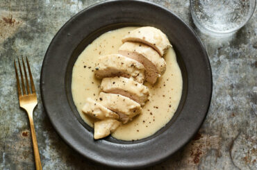 Suprême de Volaille Fermière à la Crème (Chicken Breast in Cream)