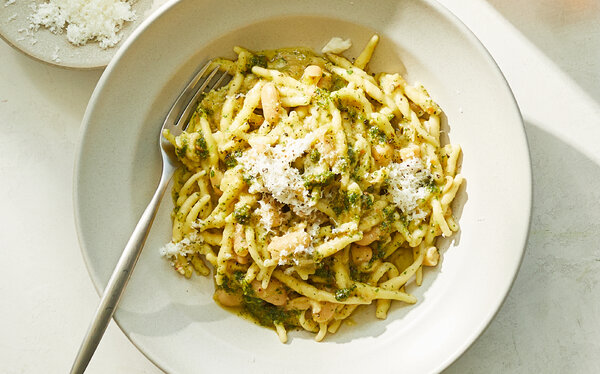 Pesto Pasta With White Beans and Halloumi