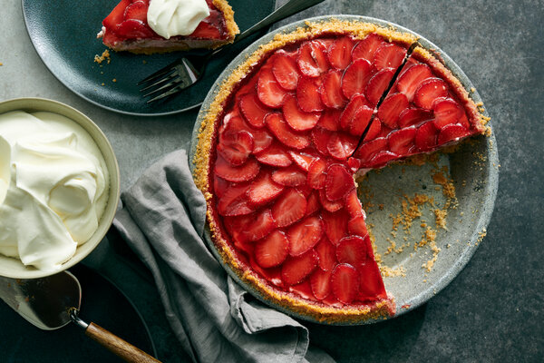 Strawberry Icebox Pie