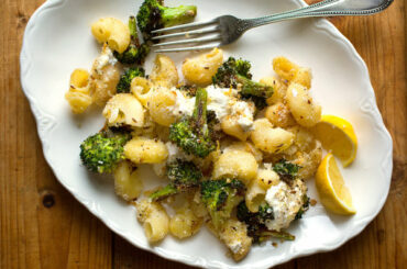 Sheet-Pan Spicy Roasted Broccoli Pasta