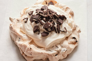 Cookies-and-Cream Pavlova