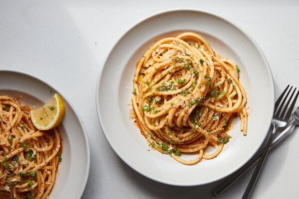 Midnight Pasta With Anchovies, Garlic and Tomato