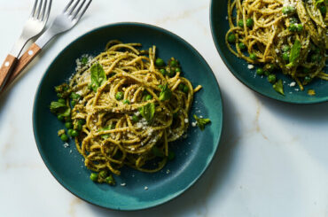 Smoked Almond Pesto Spaghetti