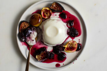 Panna Cotta With Figs and Berries