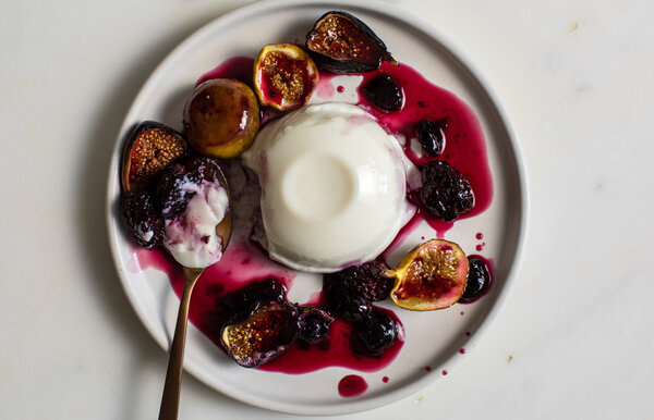 Panna Cotta With Figs and Berries