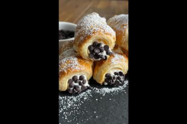 Cannoli Inspired Cannoncini