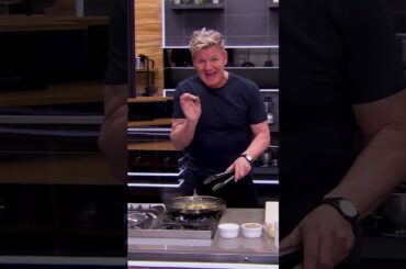 When you’re cooking #pasta here’s an amazing #NextLevelKitchen tip to dress it evenly #gordonramsay