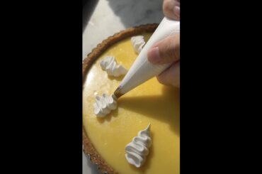 No-Bake Lime Raspberry Tart