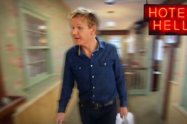 gordon's getting dizzy from how GOOD these hotels are! 😍 | Hotel Hell | Gordon Ramsay
