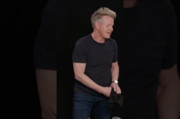 Cooking with me can’t be that scary can it ??? Look at those knife skills Pedro Pascal 😳